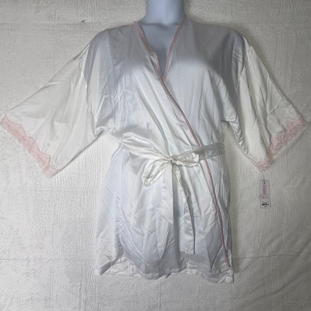Lilac and London robe with belt size L white pink lace trim Mrs. bridal robe